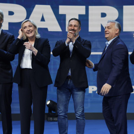 Imagen de archivo del líder de Vox, Santiago Abascal (c), el primer ministro de Hungría, Viktor Orban (2d), la francesa Marine Le Pen (2i), el italiano Matteo Salvini (d) y el belga Geert Wilders durante la primera cumbre de Patriots en Madrid.