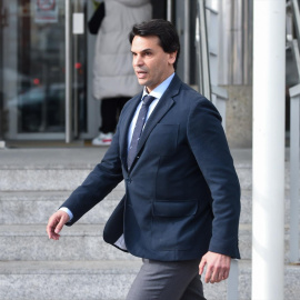 (Foto de ARCHIVO)La pareja de la presidenta de la Comunidad de Madrid, Alberto González Amador, sale de declarar a los juzgados de Plaza de Castilla, a 24 de febrero de 2025, en Madrid (España). González Amador declara ante la jueza en calidad de investigado en la causa por la presunta comisión de dos delitos fiscales y uno de falsedad documental a raíz de una denuncia de la Fiscalía.Gustavo Valiente / Europa Press24/2/2025
