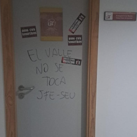 Pintada en el despacho de un profesor de la Facultad de Derecho, en la Universidad de Sevilla
