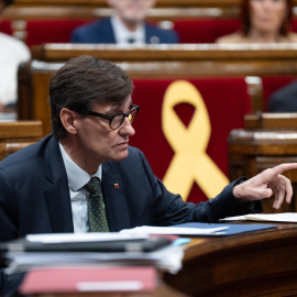 El president de la Generalitat, Salvador Illa, durante una sesión de control al Govern.