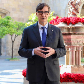 El president de la Generalitat, Salvador Illa, ha fet una declaració institucional amb motiu de la Diada de Sant Jordi des del Pati dels Tarongers del Palau de la Generalitat