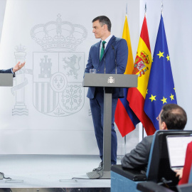 Imagen de archivo del presidente de Colombia, Gustavo Petro, y el presidente de España, Pedro Sánchez, a 4 de mayo de 2023, en el Palacio de la Moncloa.