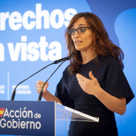 La ministra de Sanidad, Mónica García, durante un acto sobre políticas públicas de salud, en el Colegio Nacional de Ópticos-Optometristas.