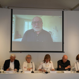 Diversos exconsellers de Cultura al Col·legi de Periodistes de Catalunya presentant un manifest conjunt en el qual demanen que les pintures murals de Sixena es quedin al MNAC