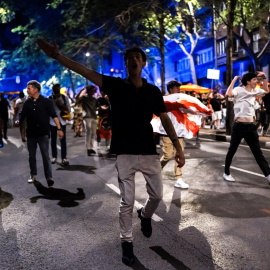 Imagen de una marcha convocada por Vox para pedir la dimisión de Sánchez, desde el intercambiador de Moncloa hasta la calle de Ferraz, a 13 de junio de 2025, en Madrid.
