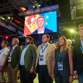 Imagen de archivo de varios líderes autonómicos y, en la pantalla, Alberto Núñez Feijóo.