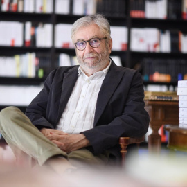 Imagen de archivo de el escritor Antonio Muñoz Molina durante la presentación de su libro 'El verano de Cervantes', en la librería la Mistral, a 5 de junio de 2025, en Madrid.