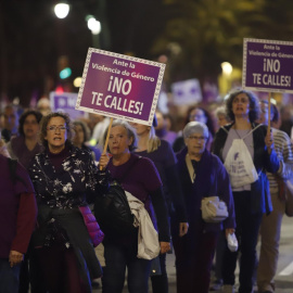 Imágenes de la manifestación con motivo del 25N en Málaga.