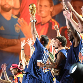Los jugadores de la selección durante la celebración del Mundial de fútbol en Cibeles, en una imagen de archivo,