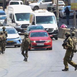 El Ejército israelí realiza una incursión en el campo de refugiados de Qalandia, al norte de Jerusalén Este.