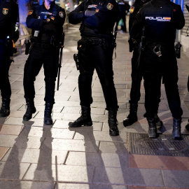 Policías en el barrio de Tetuán.
