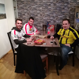 Un aficionado del Borussia Dortmund ofrece su casa a dos seguidores del Mónaco. Twitter