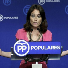 La diputada catalana del PP Andrea Levy, en una rueda de prensa. EFE/Emilio Naranjo