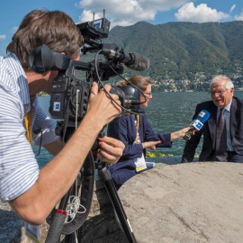 El ministro de Exteriores, Josep Borrell, hace unas declaraciones en un receso del Foro de diálogo Ambrosetti, en la ciudad italiana de Cernobbio. EFE/Antonello Nusca