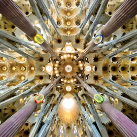 
 La Sagrada Familia de Barcelona atrae a cientos de miles de turistas, quizás demasiados / Foto: SBA73
