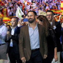El presidente de Vox, Santiago Abascal, durante el acto celebrado en el Palacio de Vistalegre de Madrid. EFE/ Paolo Aguilar