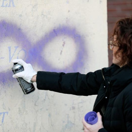 Profesores y estudiantes del máster en Secundaria de la Universitat de València recuerdan a la joven asesinada en El Campillo (Huelva) Laura Luelmo. EFE/Kai Försterling