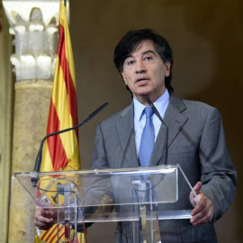 El investigador bioquímico Carlos López Otín, en una foto de abril de 2016, cuando recibió el Premio Aragón 2016. EFE