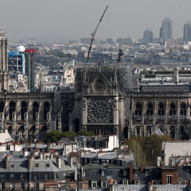 Vista de la Catedral de Nôtre Dame, en París, dos días después del devastador incendio que  sufrió. REUTERS/Benoit Tessier