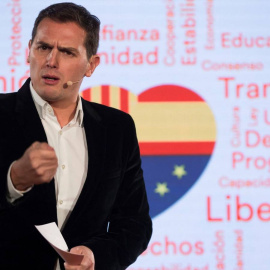 Albert Rivera, presidente de Ciudadanos, en el mitin de las elecciones catalanas del 21-D. EFE/Enric Fontcuberta