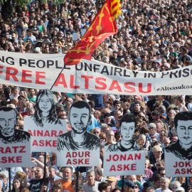 People attend a demonstration on June 16  2018 in PamplonaManifestación en Pamplona contra la sentencia de Altsasu.  Ander Gillenea (AFP)