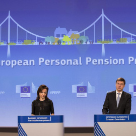 El vicepresidente de la Comisión Europea, Valdis Dombrovskis, en la presentación del 'Producto paneuropeo de pensiones individuales', en Bruselas. REUTERS