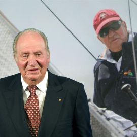 El rey Juan Carlos, tras la presentación en Santiago de Compostela de los campeonatos de Europa 2020 y del Mundo 2021 de la clase 6 metros que se celebrarán en Galicia. EFE/ Xoán Rey.