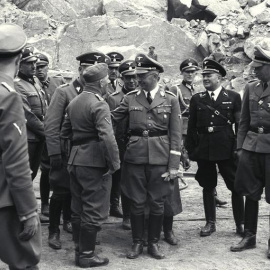 Heinrich Himmler visita en abril de 1941 junto a otros dignatarios nazis, el campo de exterminio de Mauthausen