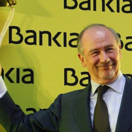  Rodrigo Rato toca la campana de la salida a bolsa de Bankia en julio de 2011. EFE