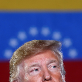 El presidente de EEUU, Donald Trump, en una declaración sobre la crisis en Venezuela, durante yna visita a la Universidad Internacional de Florida, en Miami, el pasado febrero. REUTERS/Kevin Lamarque