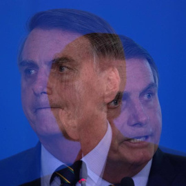  Imagen del presidente brasileño, Jair Bolsonaro, durante una ceremonia oficial en el Palacio do Planalto, Brasilia (Brasil). EFE/ Joédson Alves