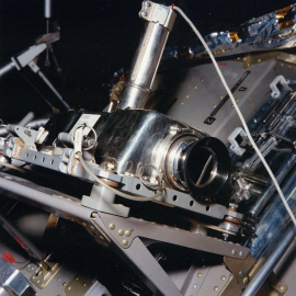 La cámara de televisión del Apolo en su emplazamiento en un lateral del módulo lunar del Apolo 11, desde donde retransmitió el ‘pequeño paso’ de Armstrong. NASA
