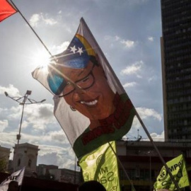 Decenas de personas participan en el acto de cierre de campaña de la candidata a la Alcaldía del municipio Libertador, del Partido Socialista Unido de Venezuela (PSUV), Érika Farías.-EFE