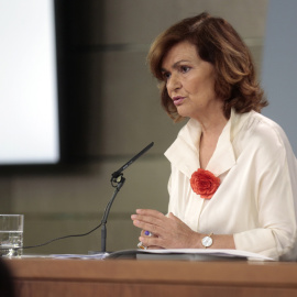 La vicepresidenta del Gobierno en funciones, Carmen Calvo, durante la rueda de prensa posterior al Consejo de Ministros. Pool Moncloa/José María Cuadrado