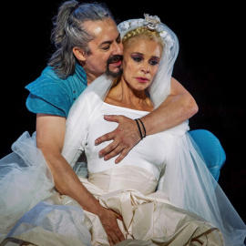 Belén Rueda y Jesús Noguero, en 'Penélope', en la 66º edición del Festival Internacional de Teatro Clásico de Mérida. EFE/ Jero Morales