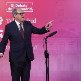 El candidato del PSOE-M, Ángel Gabilondo, antes de empezar el debate electoral en Telemadrid. EFE