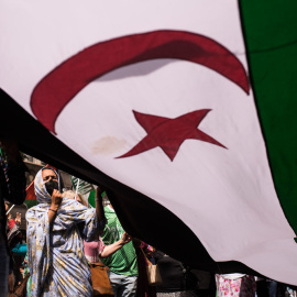  La bandera de la República Árabe Saharaui Democrática, durante una manifestación por la libertad del Pueblo Saharaui, en la Gran Vía, a 19 de junio de 2021, en Madrid (España).- EUROPA PRESS