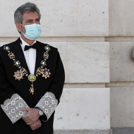 El presidente del Tribunal Supremo y del Consejo General del Poder Judicial (CGPJ), Carlos Lesmes, en la entrada del Palacio de Justicia, antes del acto de apertura del año judicial 2020/2021. E.P./Eduardo Parra