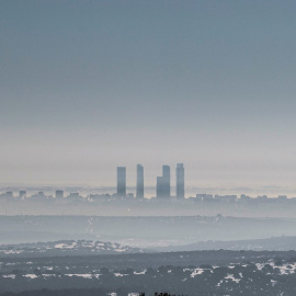  Perfil de la ciudad de Madrid visto desde la sierra, tras el paso de la borrasca Filomena. EFE/Ismael Herrero