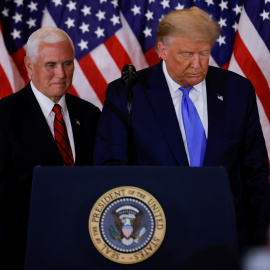 El presidente de EEUU, Donald Trump, y el vicepresidente, Mike Pence, en una foto del pasado noviembre, en las primeras valoraciones de los resultados de las elecciones presidencial, en el Salón Este de la Casa Blanca, en Washington. REUTERS / Carlos Bar