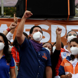  Andrés Arauz, este jueves en el cierre de campaña en Quito. EFE/José Jácome