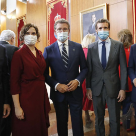 Los barones del PP: de izquierda a derecha, Alfonso Fernández Mañueco (presidente de Castilla y León), Isabel Díaz Ayuso (presidenta de Madrid), Alberto Núñez Feijóo (Galicia), Pablo Casado (líder del partido) y Juan Manuel Moreno (Andalucía). - 