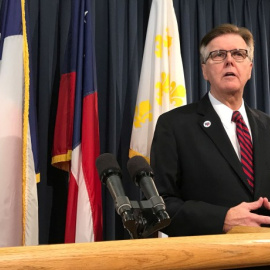 El vicegobernador estadounidense de Texas, Dan Patrick, en una imagen de archivo. / REUTERS