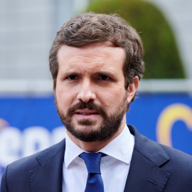  El presidente del Partido Popular, Pablo Casado, atiende a los medios de comunicación antes de participar de forma presencial en la Cumbre de líderes del Partido Popular Europeo previa al Consejo Europeo.- EFE / Horst Wagner