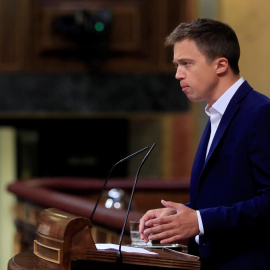 El diputado de Más País, Íñigo Errejón, interviene durante la sesión plenaria del Congreso de los Diputados celebrada este martes en Madrid. EFE/Fernando Alvarado