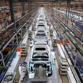 Cadena de montaje de una factoría de coches. REUTERS