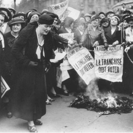 Manifestación de las sufragistas de París (1935).