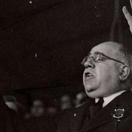  Manuel Azaña durante un discurso.