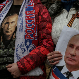  20 de marzo de 2022, Líbano, Beirut: Los ciudadanos rusos que viven en el Líbano se reúnen para mostrar su apoyo a la decisión del presidente ruso, Vladimir Putin, de invadir Ucrania, frente a la sede de la ONU en Beirut.- EUROPA PRESS