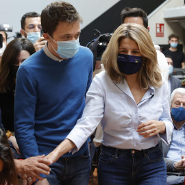  La vicepresidenta segunda y ministra de Trabajo y Economía Social, Yolanda Díaz, junto al portavoz de Más País, Íñigo Errejón, a su llegada a la presentación de la Comisión de expertos y expertas que analizará la repercusión de la precariedad 